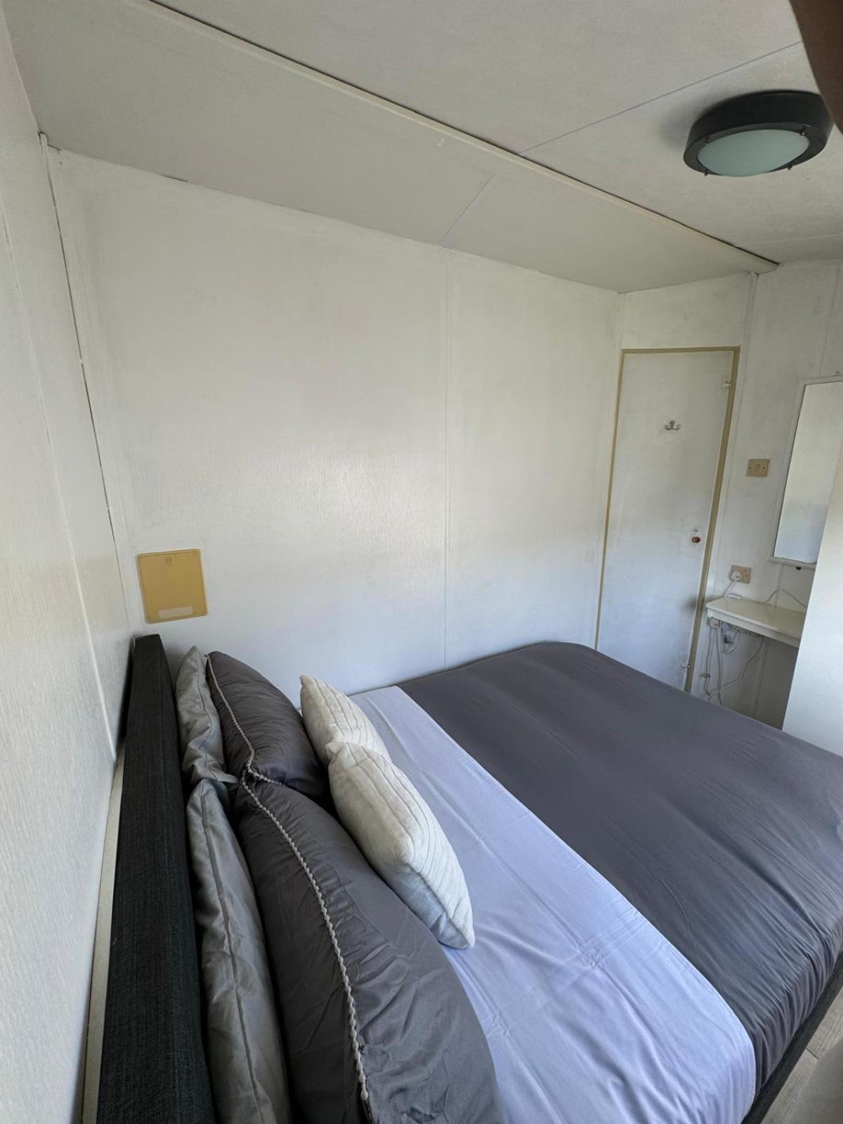 Campsite Hosting4u Felpham